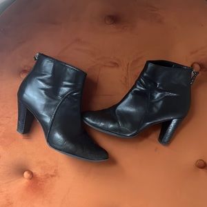 SIZE 8 black leather boots